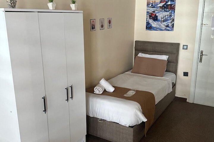 Room 11 of 43