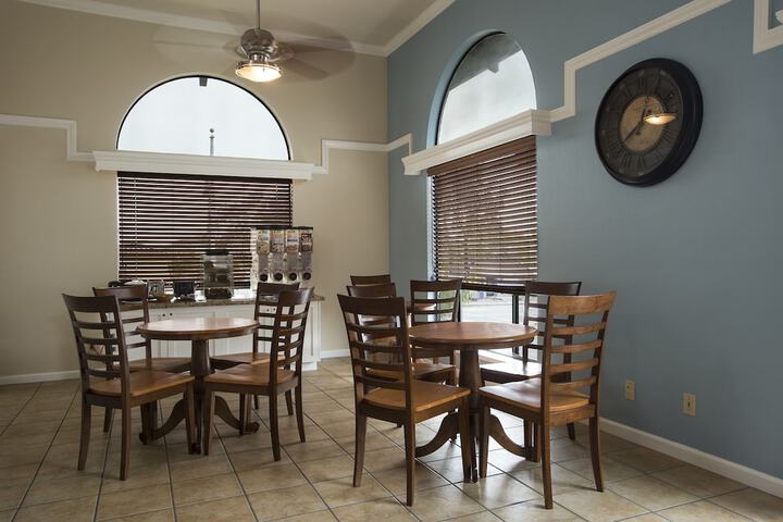 Breakfast area