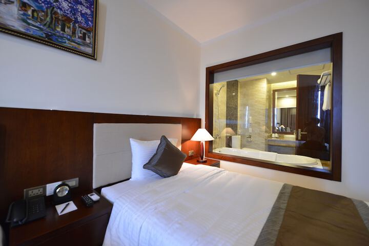 Room 9 of 61