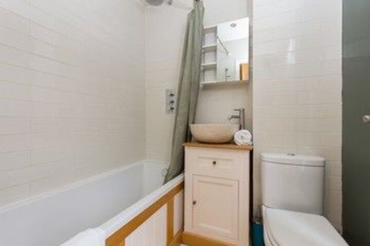 Room 2 of 21