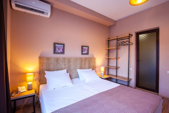 Room 18 of 59