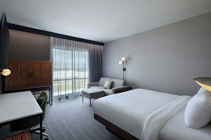 Room 3 of 34