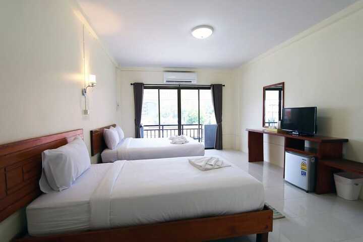 Room 14 of 18