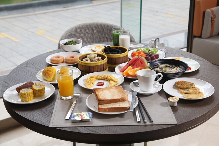 Dining 36 of 44
