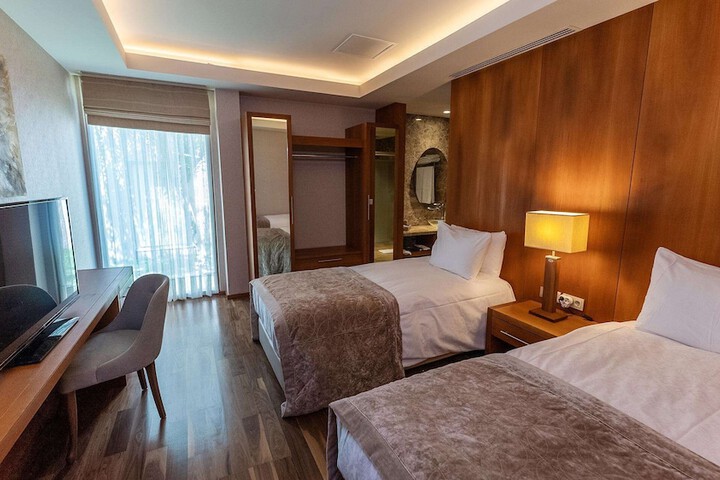 Room 98 of 336