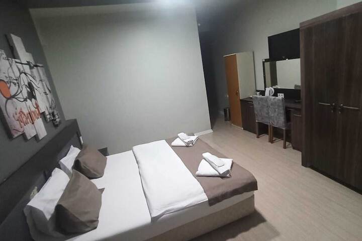 Room 12 of 29