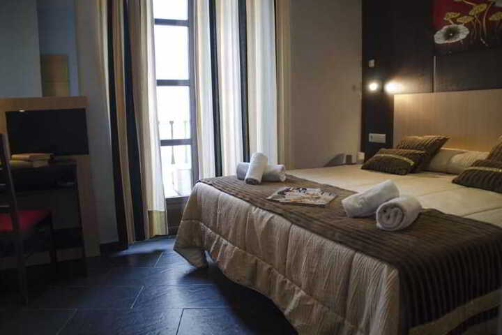 Room 19 of 87