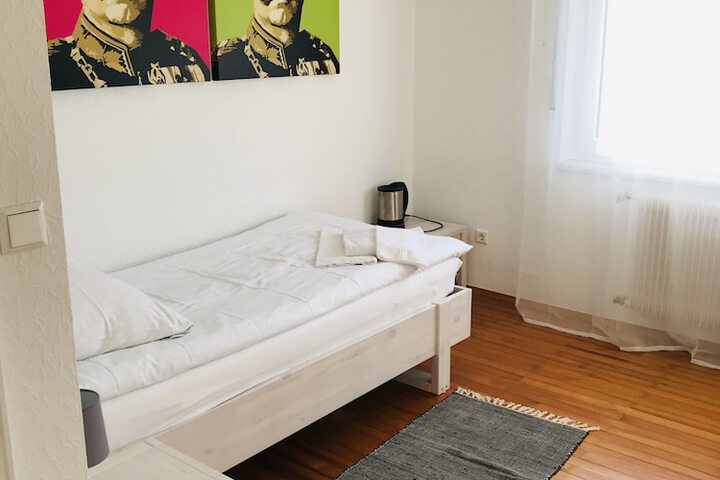 Room 11 of 19