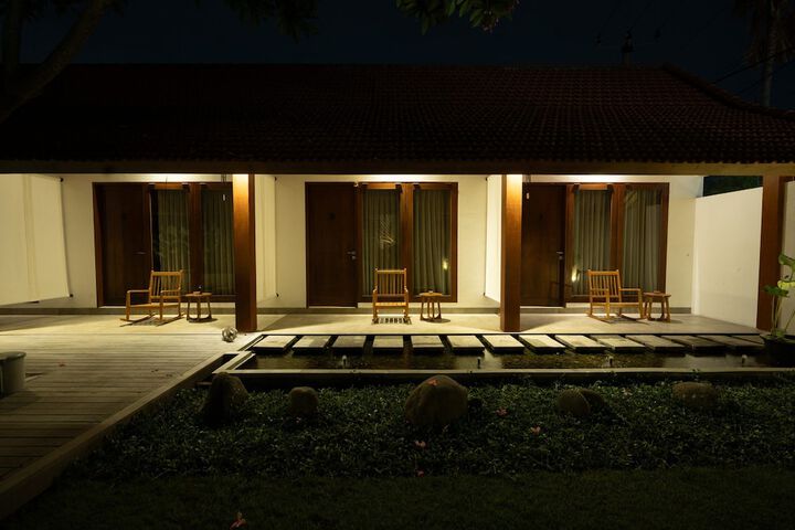 Hotel Exterior 26 of 29