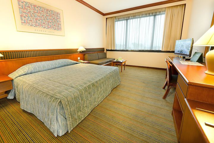 Room 8 of 70