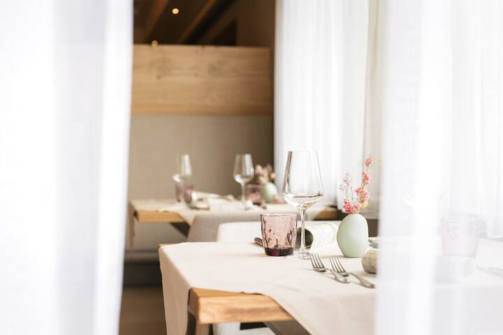 Dining 43 of 59