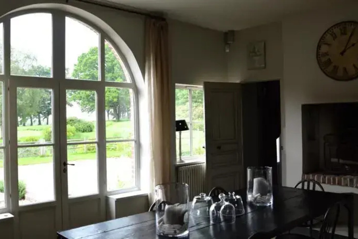 Room 4 of 23