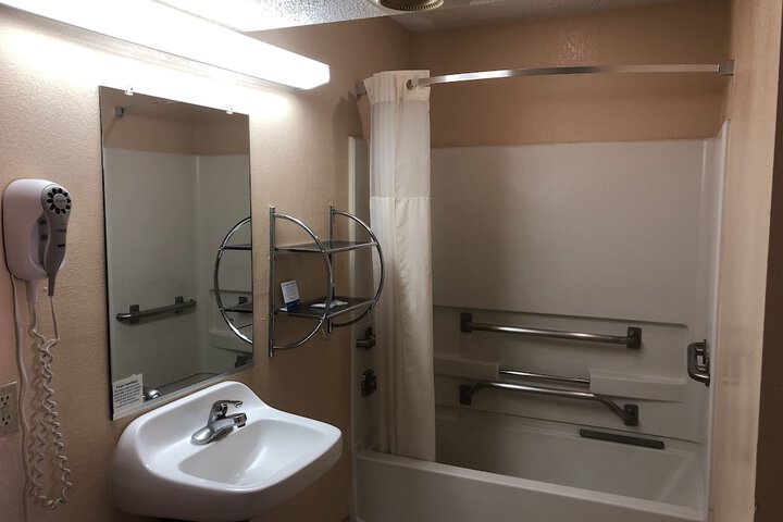 Room 11 of 26