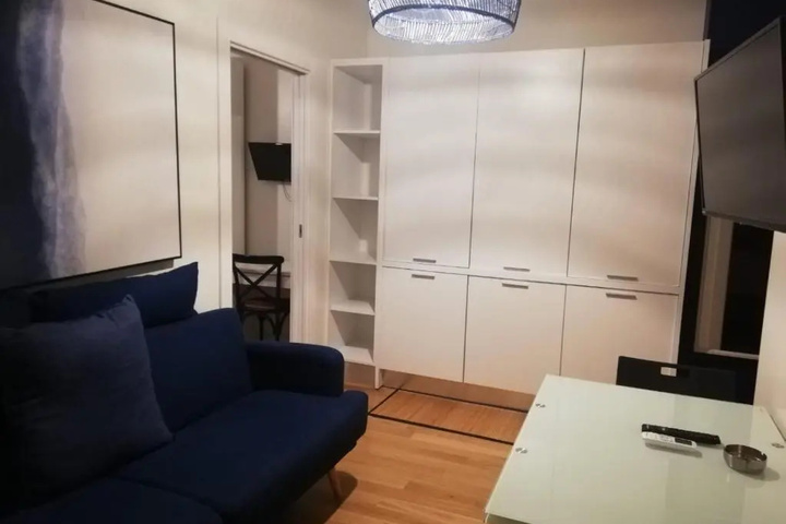 Room 5 of 12