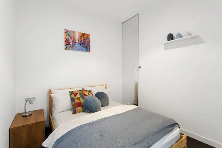 Room 2 of 11