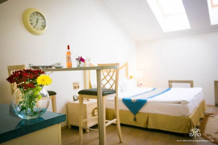 Room 2 of 76