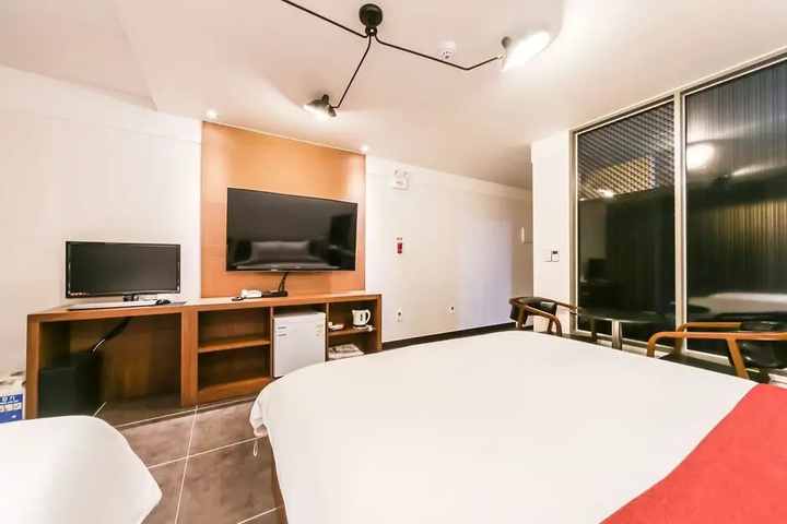 Room 7 of 23