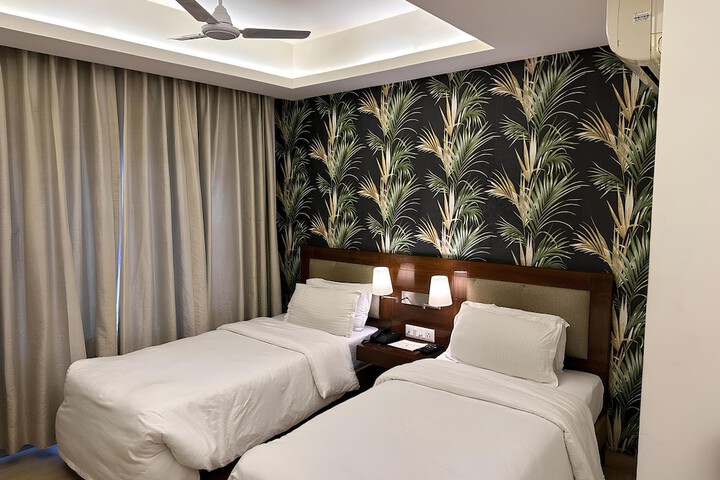 Room 5 of 44