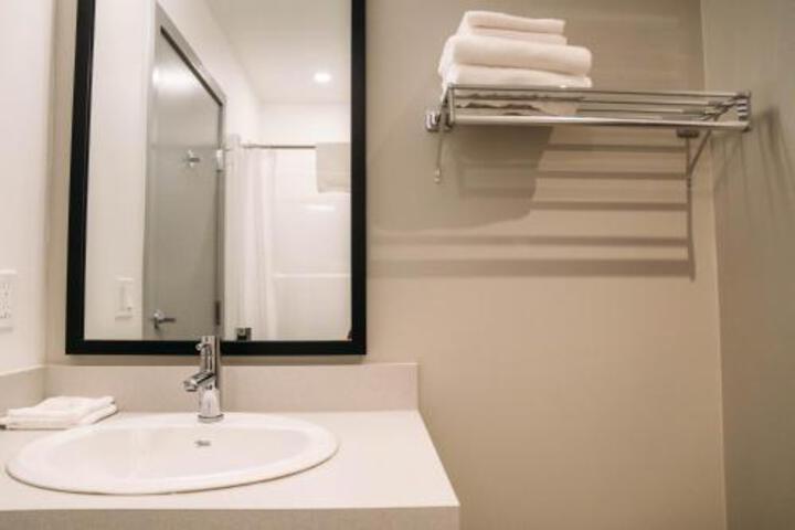 Suite 3 of 5
