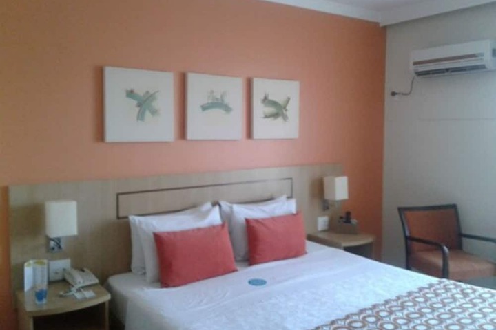 Room 13 of 69