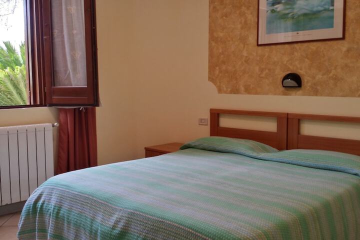 Room 6 of 52