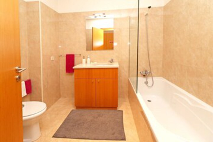 Room 43 of 190