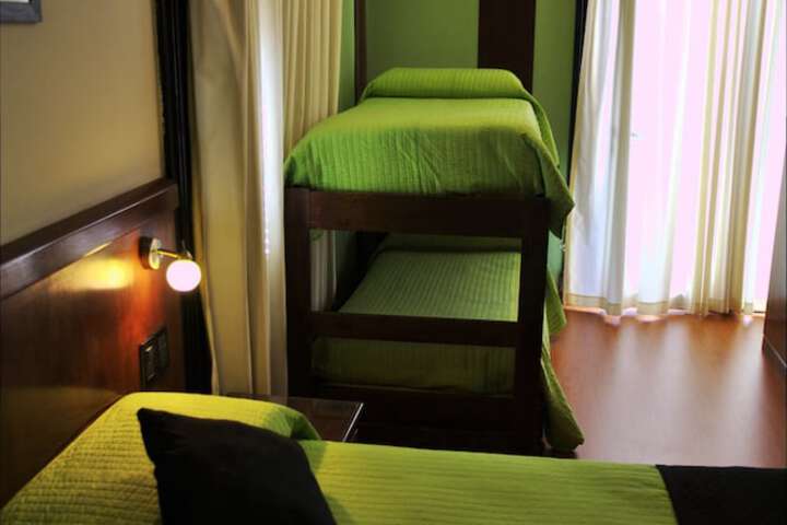 Room 34 of 110
