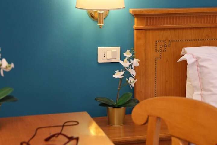 Room 72 of 134