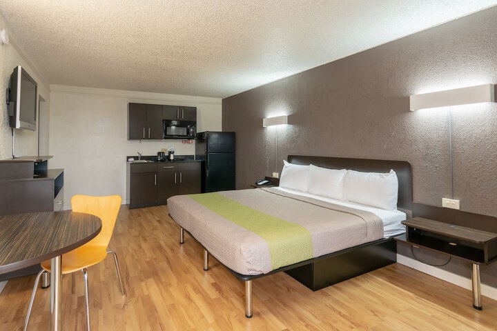 1 King Bed Kitchen (9 of 11)