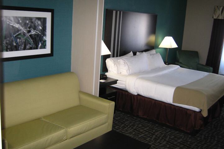 Room 6 of 63