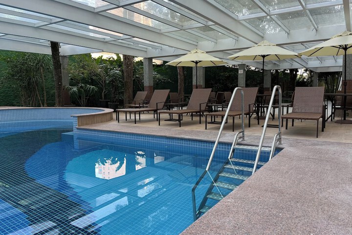 Pool 135 of 240