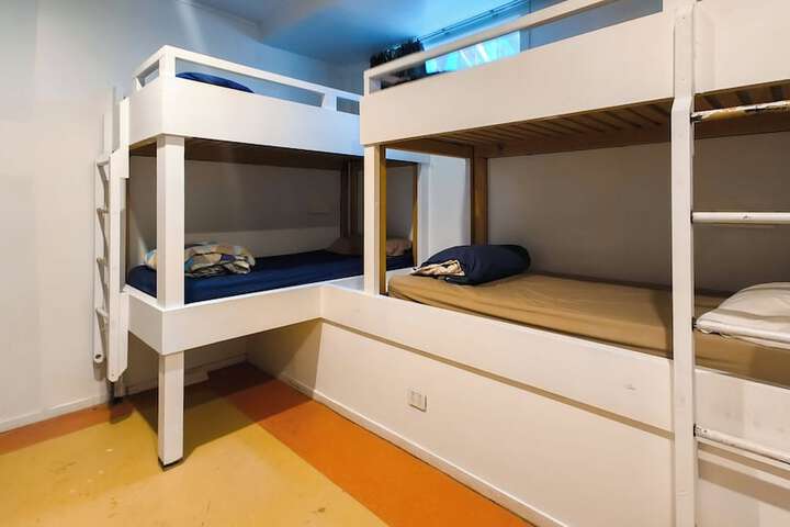 Room 17 of 49