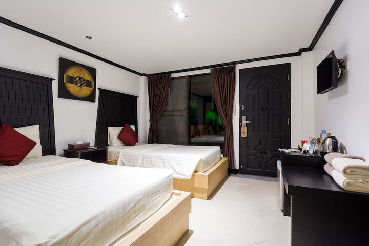Room 15 of 198