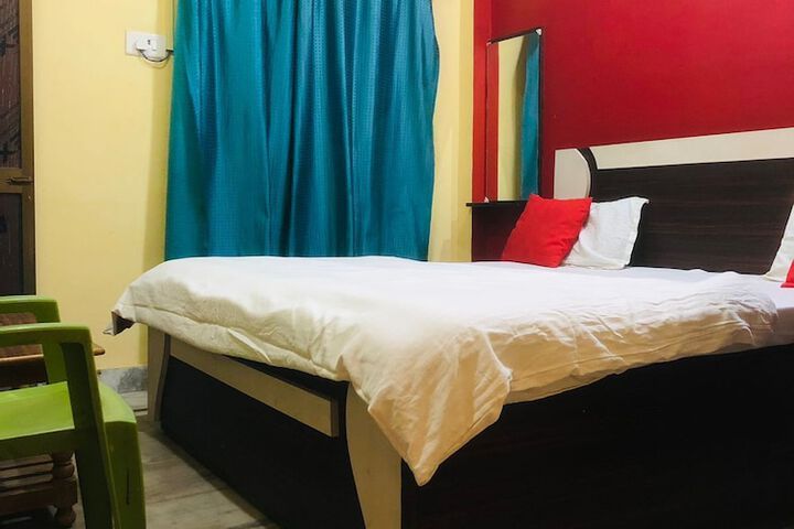 Room 10 of 14