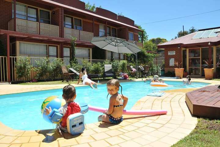 Pool 40 of 76