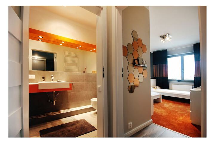 Room 52 of 79