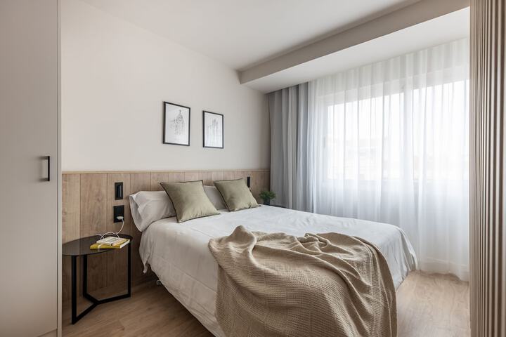 Room 8 of 48