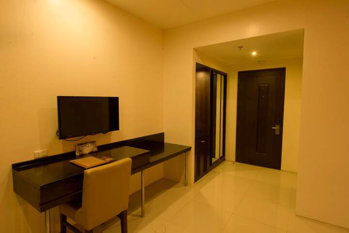 Room 10 of 38