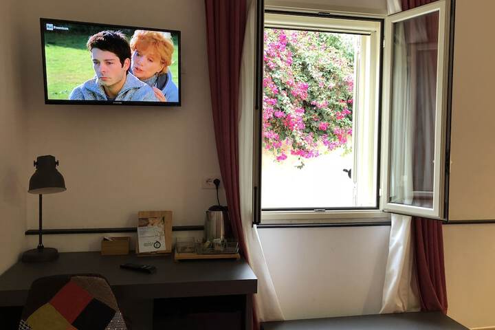 Room 14 of 21