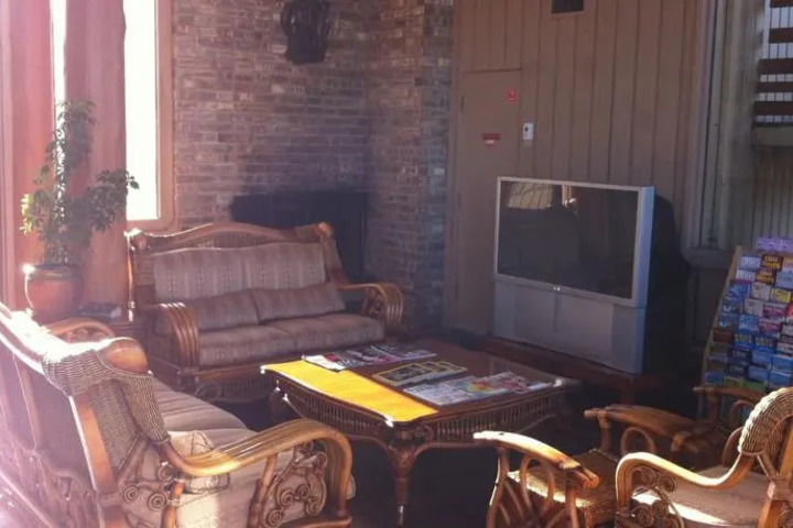 Image of DISCOVERY INN