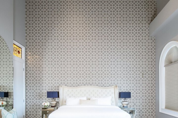 Room 28 of 146