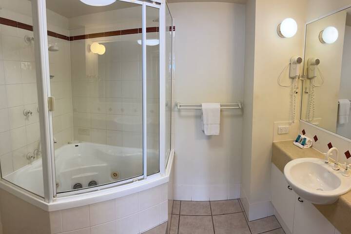 Room 12 of 35