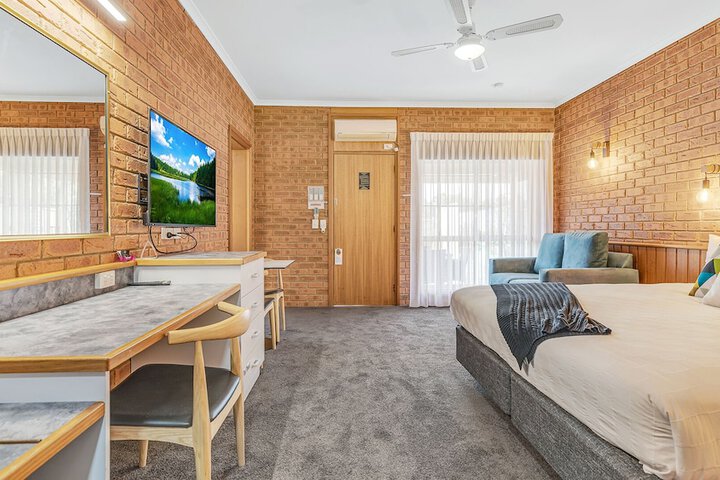 Room 35 of 64
