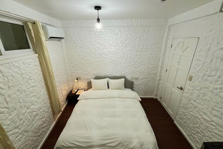 Room 30 of 80
