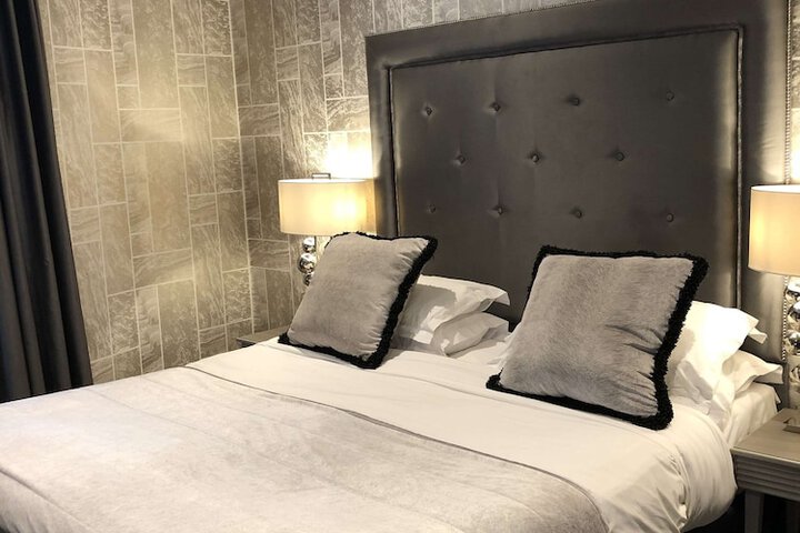Room 7 of 62