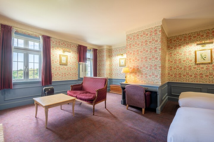 Room 25 of 87