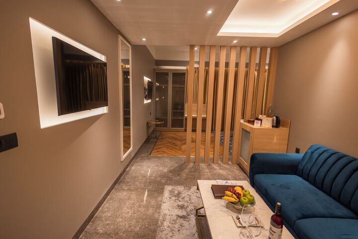 Room 27 of 63