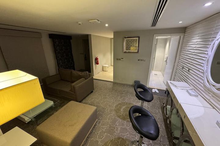 Room 49 of 61