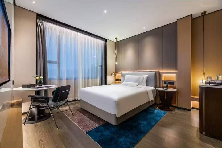 Room 7 of 38