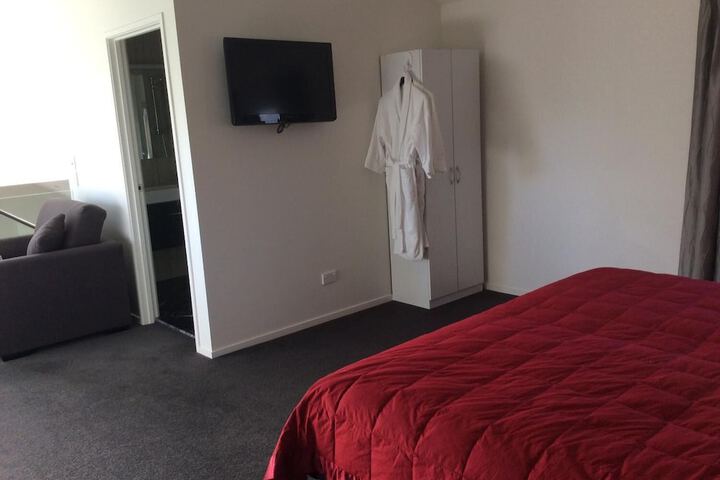 Room 16 of 44